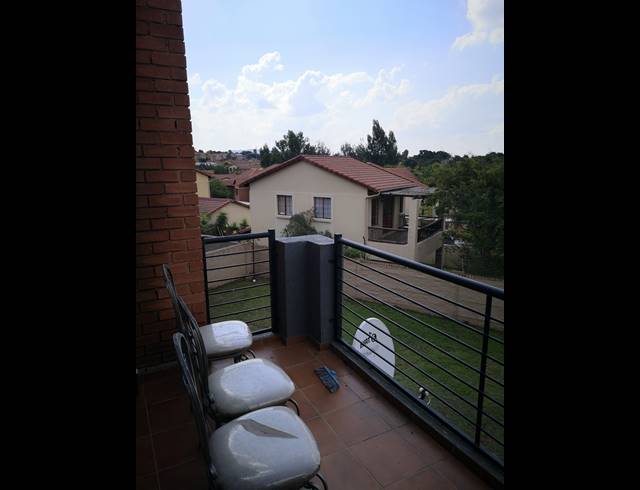 2 BEDROOM APARTMENT FOR SALE IN WILLOWBROOK